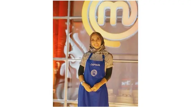 7 Gaya Mama Lita Saat di MasterChef Indonesia, Tetap Cantik dan Menawan
