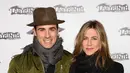 Ketakutannya dibunuh Jennifer Aniston karena koleksi Jaket kulitnya sudah banyak hanyalah sekedar lelucon. Justin yang sudah nyaman dengan gaya berpakaian seperti itu sepertinya akan kembali menambah koleksi jaket kulitnya. (AFP/Bintang.com)