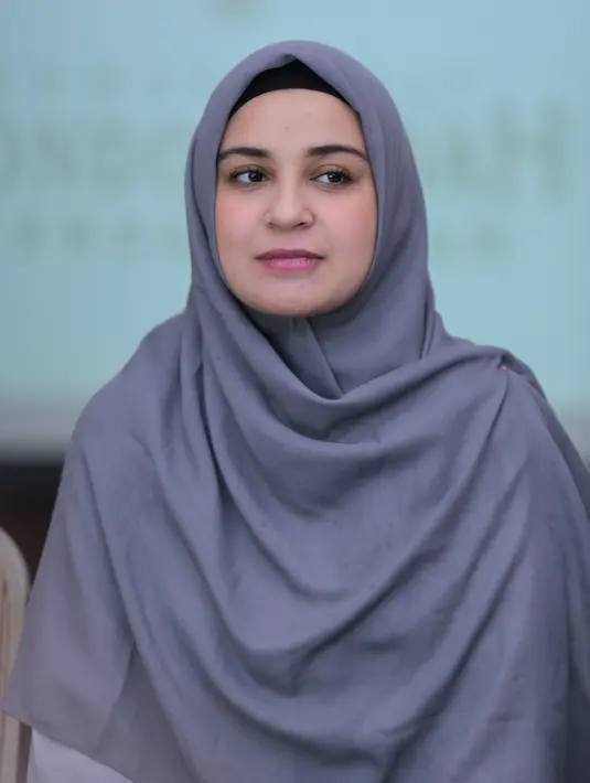 "Mencoba untuk ngerjain pekerjaan di rumah, kaya masak main sama Adam dan Hawa, tapi nggak nyangka udah ada pembukaan. Makin lama makin intens kan sakitnya, ya udah ke rumah sakit aja," kata Shireen. (Adrian Putra/Bintang.com)