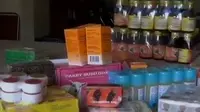 BPOM Denpasar menyita puluhan ribu unit kosmetik dan obat ilegal, hingga pemerintah baru saja mengeluarkan paket kebijakan ekonomi jilid II.
