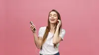 Hari Pendengaran Sedunia 3 Maret: Terapkan Prinsip 60-60 Saat Gunakan Earphone