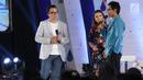 Direktur Indonesia Entertainment Production (IEP) Indra Yudhistira (kiri) berbincang dengan peserta dalam acara Emtek Goes To Campus (EGTC) 2018 di Universitas Gadjah Mada (UGM), Yogyakarta, Rabu (17/10). (Liputan6.com/Herman Zakharia)