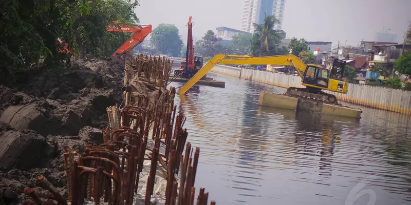 Antisipasi Banjir, Kali Gunung Sahari Dikeruk