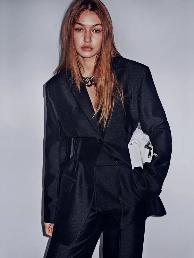 Jalani Diet Sehat, Ini 6 Potret Terbaru Gigi Hadid Setelah Melahirkan