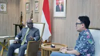 Wakil Menteri Perdagangan (wamendag) Jerry Sambuaga menerima kunjungan Sekretaris Jenderal D-8, Isiaka Abdul Qadir Imam di Kantor Kementerian Perdagangan, Jakarta. (Dok Kemendag)