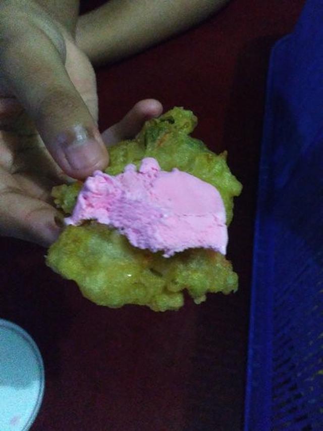 6 Bakwan Topping Nyeleneh Ini Bikin Enggak Habis Pikir