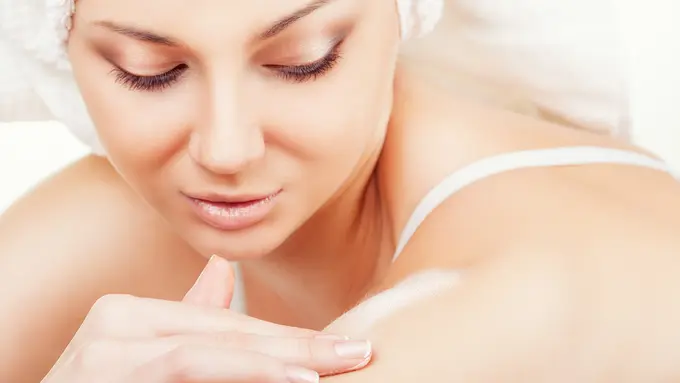 Tips Kulit Tetap Sehat dan Mulus di Musim Kemarau (Artem Furman/Shutterstock)