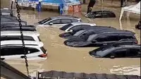 Nasib Kendaraan Terendam Banjir: Cara Perbaikan hingga Klaim Garansi