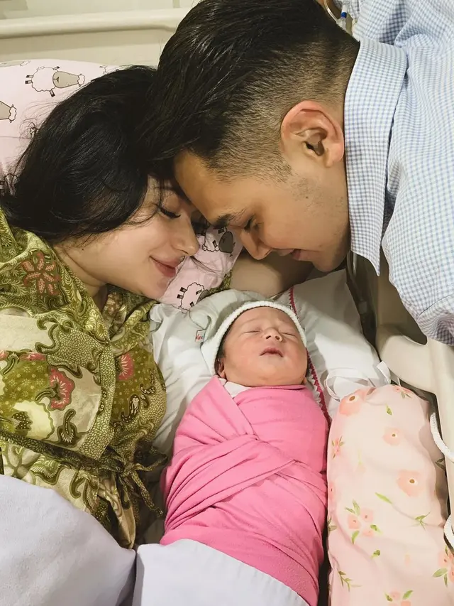 Asmirandah Melahirkan