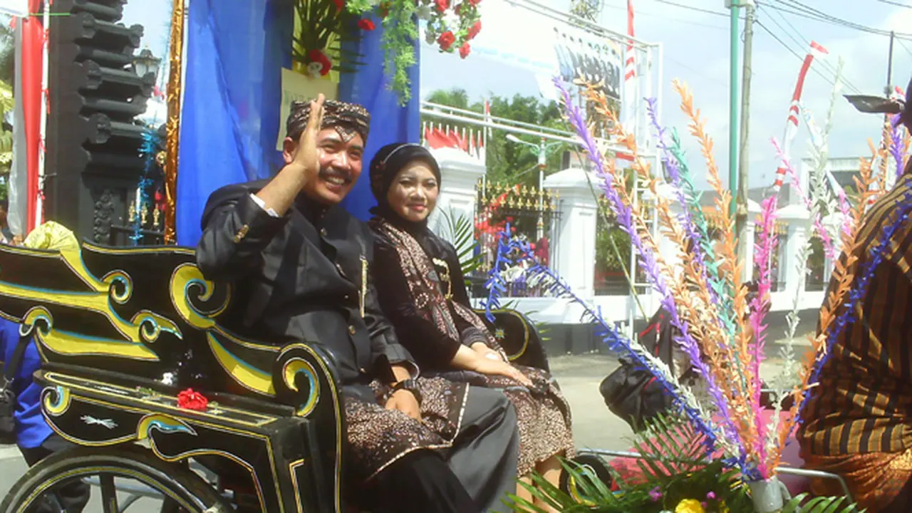 Kirab Hari Jadi Pati Bernuansa Budaya