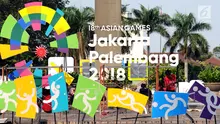 Pekerja menyelesaikan pemasangan logo Asian Games 2018 di kawasan Bundaran Hotel Indonesia, Jakarta, Rabu (16/8). Jelang peluncuran hitung mundur Asian Games 2018 pemasangan karakter cabang olahraga dipercepat. (Liputan6.com/Helmi Fithriansyah)