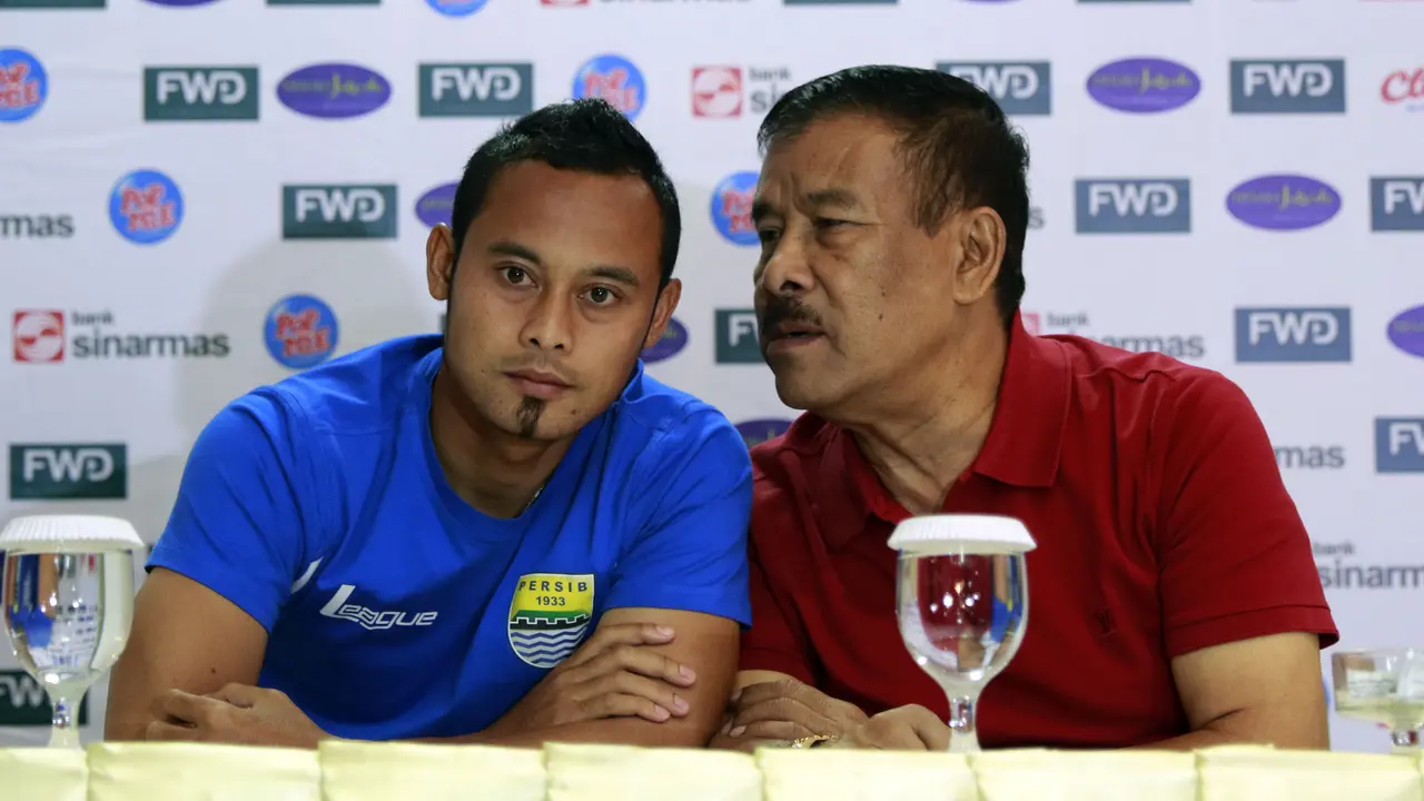 Kapten Persib Bandung Atep dan Manajer Umuh Muchtar (Liputan6.com / Yoppi Renato)