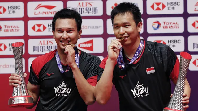 Kegembiraan Ahsan / Hendra Juarai BWF World Tour Finals 2019