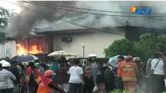 Kebakaran diduga akibat pemilik rumah yang menyalakan lilin saat ada pemadaman listrik.