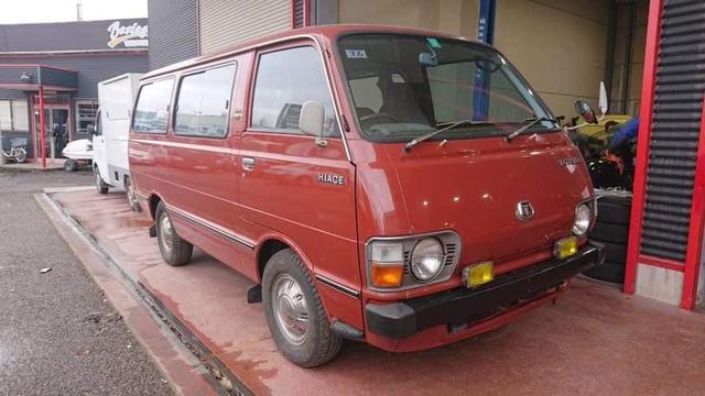 Toyota Hiace jadul (Facebook/Sri Lankan Van Riders)