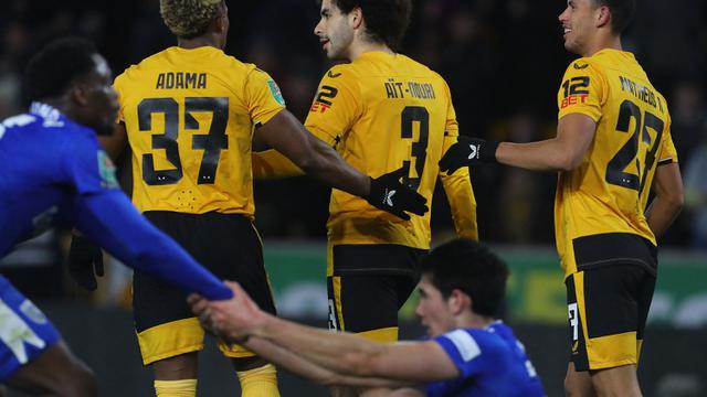 Foto: Penampilan Cemerlang Elkan Baggott saat Gilligham FC Kalah di Carabao Cup, Dapat Hadiah Tukar Kostum dari Hwang Hee-chan