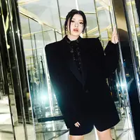 Tiara Andini pakai baju serba hitam (Instagram/tiaraandini)