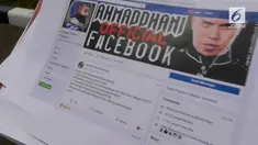 Ahmad Dhani dilaporkan lagi ke polisi atas dugaan penyebaran fitnah dan penghasutan di media sosial. Dhani mengunggah beberapa komentar terkait kasus Rocky Gerung.