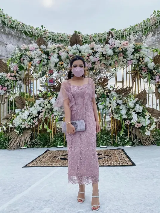 Tampak pula hadir selebriti sekaligus sahabat dekat Venna, yaitu Ashanty. (Instagram/ashanty_ash).