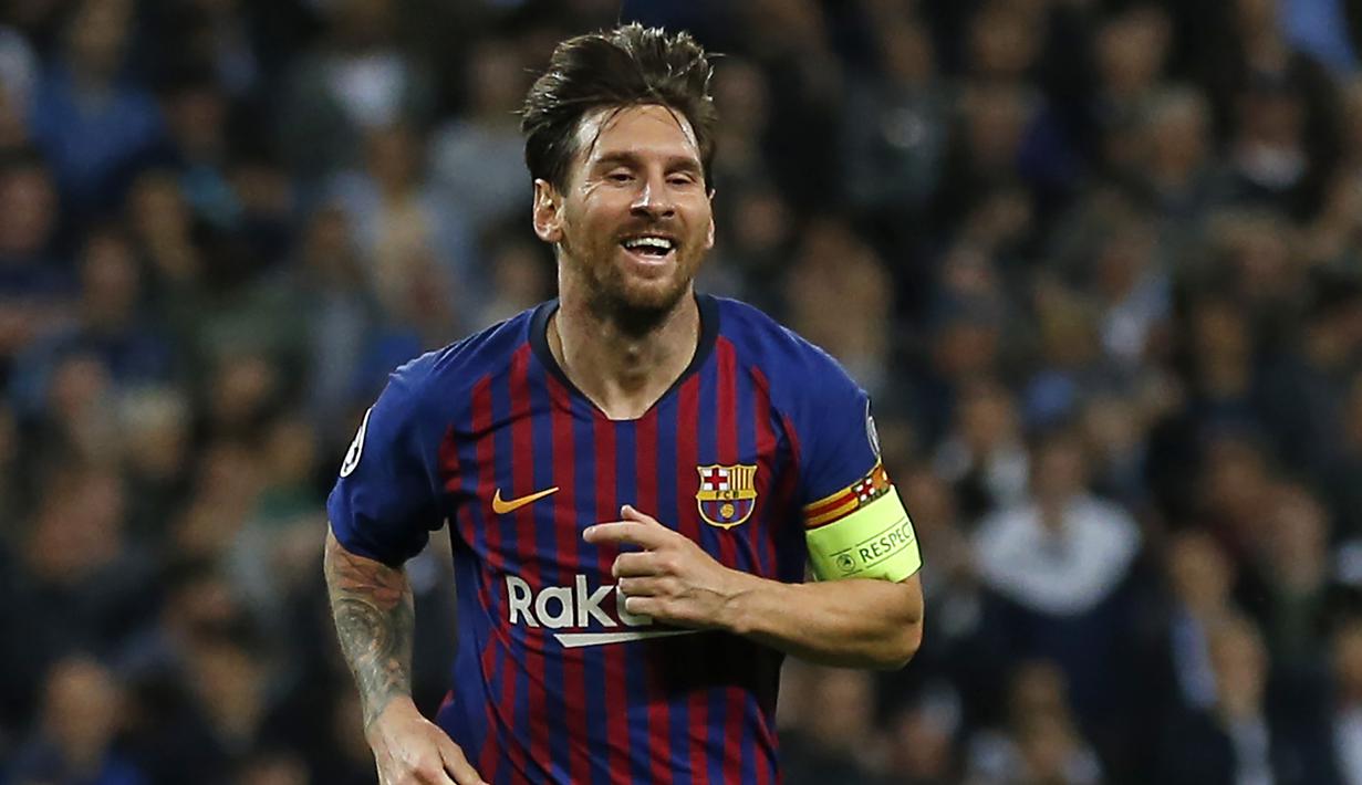 Suatu ketika Barcelona datang menawarkan bantuan pengobatan untuk Messi dengan memberikan hormone pertubuhan secara berkala. Usaha Barca menuai hasil usai Messi memberikan banyak gelar ke lemari tropi Barcelona. (AFP/Ian Kington)