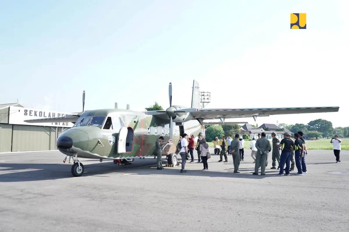 Kementerian PUPR, BMKG, BRIN, dan TNI AU bekerja sama  melaksanakan Teknologi Modifikasi Cuaca (TMC) guna menjaga debit tampungan air bendungan. (Dok Kementerian PUPR)