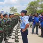 Sejumlah siswa Skadik 404 Wingdik 400/Matukjur Lanud Adi Soemarmo, mengikuti salah satu pendidikan polisi militer di Lanud Adi Soemarmo, Boyolali, Jawa Tengah. (Liputan6.com/Dicky Agung Prihanto)