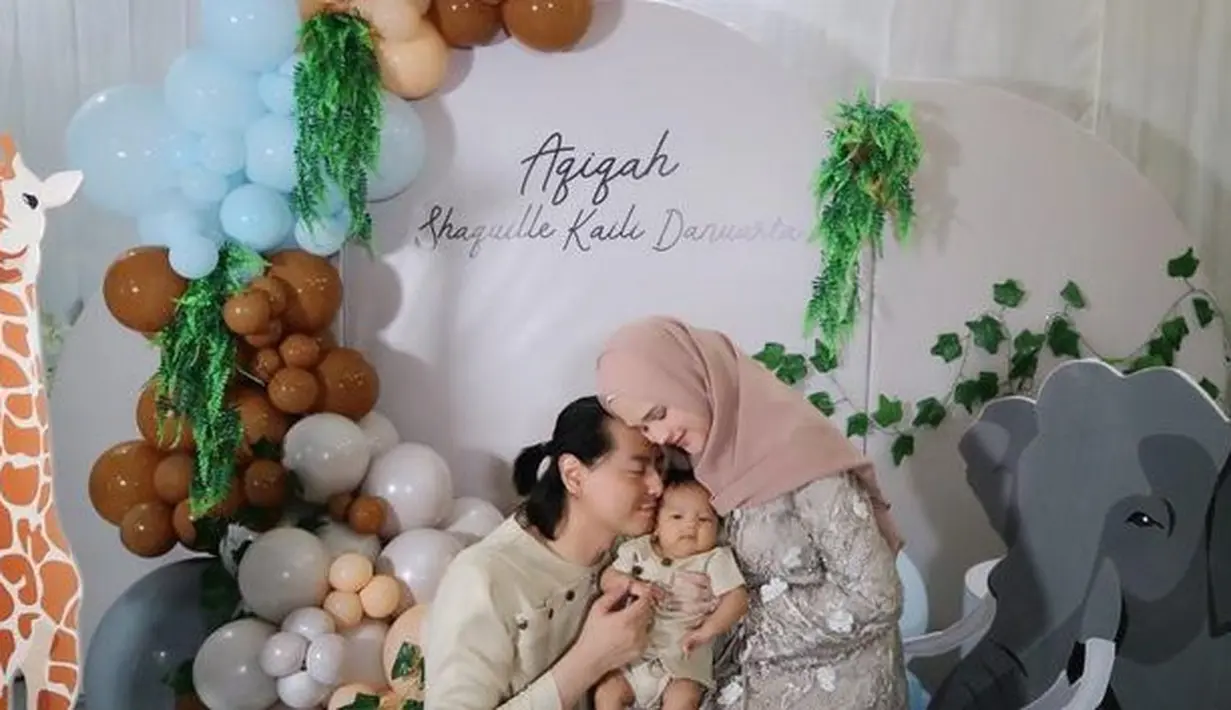 Roger Danuarta dan Cut Meyriska juga menggelar akikah untuk anak pertama mereka, Shaquille Kaili Danuarta yang digelar secara sederhana. (Foto: Instagram Roger Danuarta)