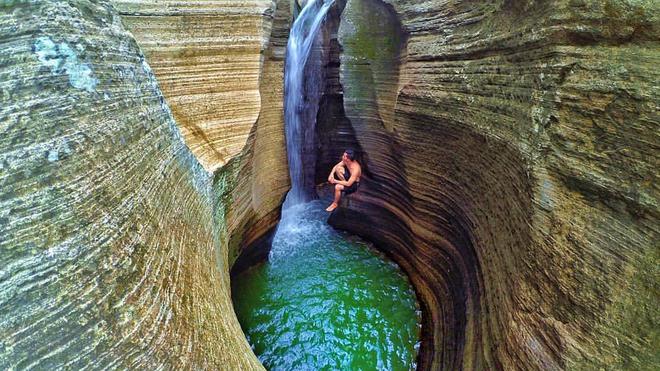 Hasil gambar untuk air terjun luweng sampang
