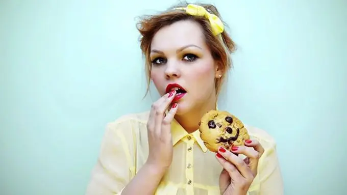 Makanan manis memang bikin happy / Copyright Shutterstock