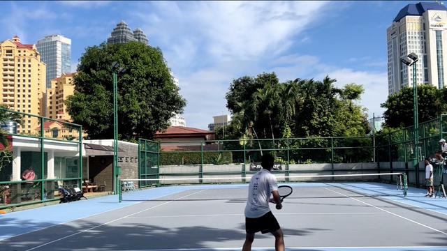 Latihan Tenis Raffi Ahmad