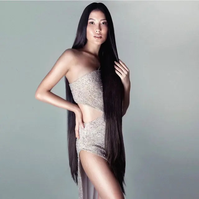 Bak Boneka Barbie, Ini Gaya 7 Selebritis saat Pemotretan dengan Rambut Panjang