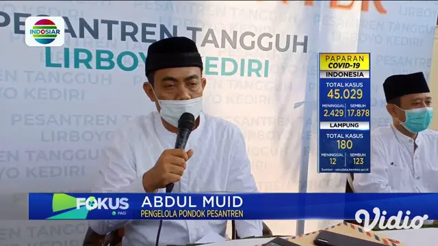 Ribuan santri Pondok Pesantren Lirboyo, Kota Kediri, Jawa Timur, tiba di pesantren tersebut dan langsung menjalani isolasi mandiri selama dua pekan sebelum kegiatan belajar mengajar dimulai. Kedatangan santri secara bertahap dari total seluruhnya 28....