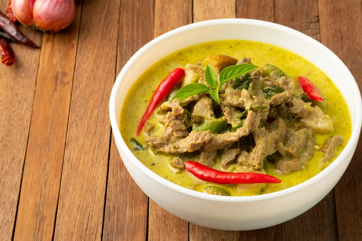 opor daging kuah bumbu kuning