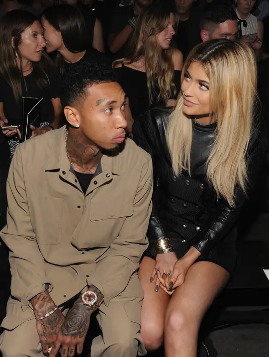 Tak hanya itu saja, Kylie dan Tyga sempat mengakhiri hubungan beberapa waktu lalu. Sempat beredar kabar bahwa, harta milik Kylie Jenner telah dipinjam Tyga sebesar 28 Milyar. (AFP/Bintang.com)