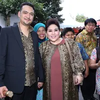 Nunung memberikan doa untuk pasangan Gibran dan Selvi agar berbahagia hingga akhir hayat. (Galih W. Satria/Bintang.com)