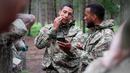 Pemain Timnas Inggris, Jake Livermore, saat mengikuti latihan di Markas Militer Kerajaan Inggris di Devon, (03/06/2017). Timnas Inggris menggelar latihan rahasia yang melibatkan pihak militer kerajaan. (EPA//Barry Wheeler)