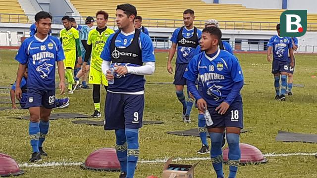 Esteban Vizcarra dan Gian Zola Nasrulloh