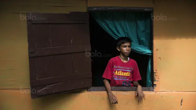 Pesepak bola SSB Tulehu, Rizki Lestaluhu. (Bola.com/Vitalis Yogi Trisna)