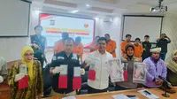 Konferensi pers pengungkapan sindikat penjualan bayi di Pekanbaru. (Liputan6.com/Pekanbaru)