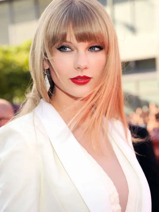 Taylor Swift |via: eyelipsface.com