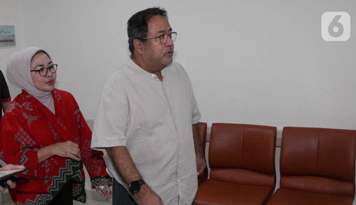 Rano Karno tiba lebih dulu, tak berselang lama Pramono Anung menyusul. (Liputan6.com/Herman Zakharia)