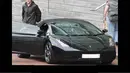 Penyerang utama Machester United, Wayne Rooney mengaku paling suka salah satu koleksi mobilnya Lamborghini Gallardo yang dibanderol kurang lebih Rp 7 miliar. (Istimewa)