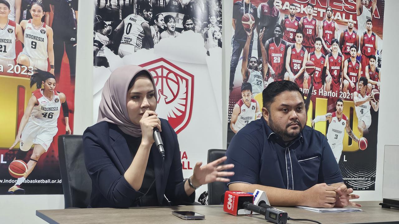 Sekjen Perbasi Nirmala Dewi Memberikan Keterangan Pers di Jakarta