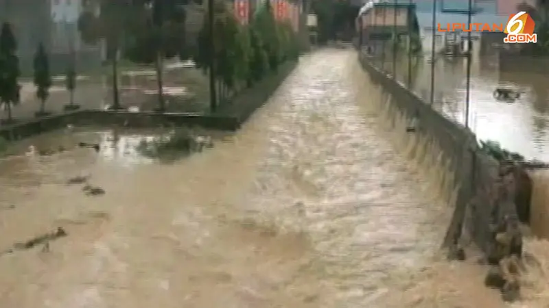 banjir-kendari-130717d.jpg