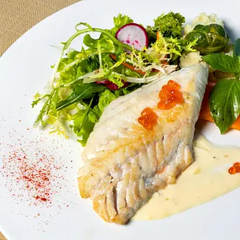 Saat berbuka puasa, banyak orang mencari menu yang tidak terlalu berat tetapi tetap mengenyangkan (Sumber: Pexels.com)