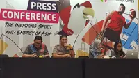 Karo Ops Polda Metro Jaya, Komisaris Besar Polisi (Kombes Pol) Slamet HS, memberikan keterangan perihal rekayasa lalu lintas pada upacara pembukaan Asian Para Games 2018. (Bola.com/Zulfirdaus Harahap)