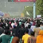 Ribuan pengunjuk rasa pro-demokrasi turun ke jalan untuk mengutuk pengambilalihan oleh pejabat militer di Khartoum, Sudan, Senin 25 Oktober 2021 (AP Photo)