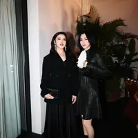 Momen ini seolah jadi bukti nyata bahwa Tiara bukan hanya seorang penyanyi berbakat, tetapi juga sosok fashion-forward yang mampu tampil sejajar dengan ikon gaya internasional. [@tiaraandini].