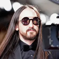Steve Aoki berikan dukungan dalam Pilkada DKI 2017. (Foto: AFP)