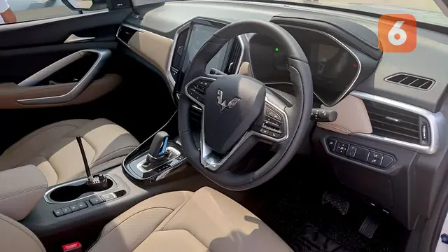 Interior Wuling Almaz Hybrid
